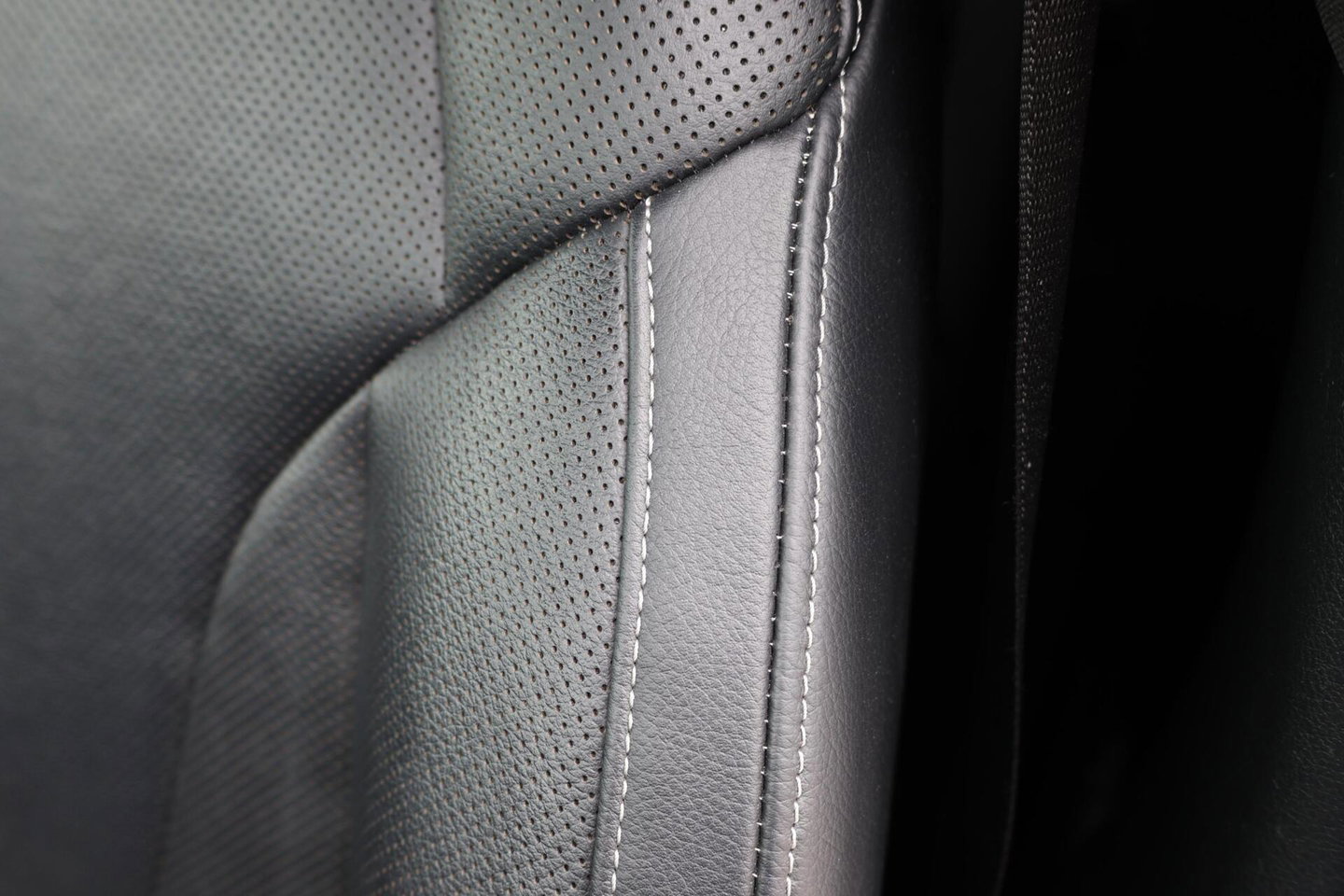 Mercedes-Benz V-Klasse 250d Lang DC Edition / AMG line / Stoelventilatie / Stoelverwarming / 2x Scuifdeur / Maestro surroundsystem / Origineel NL