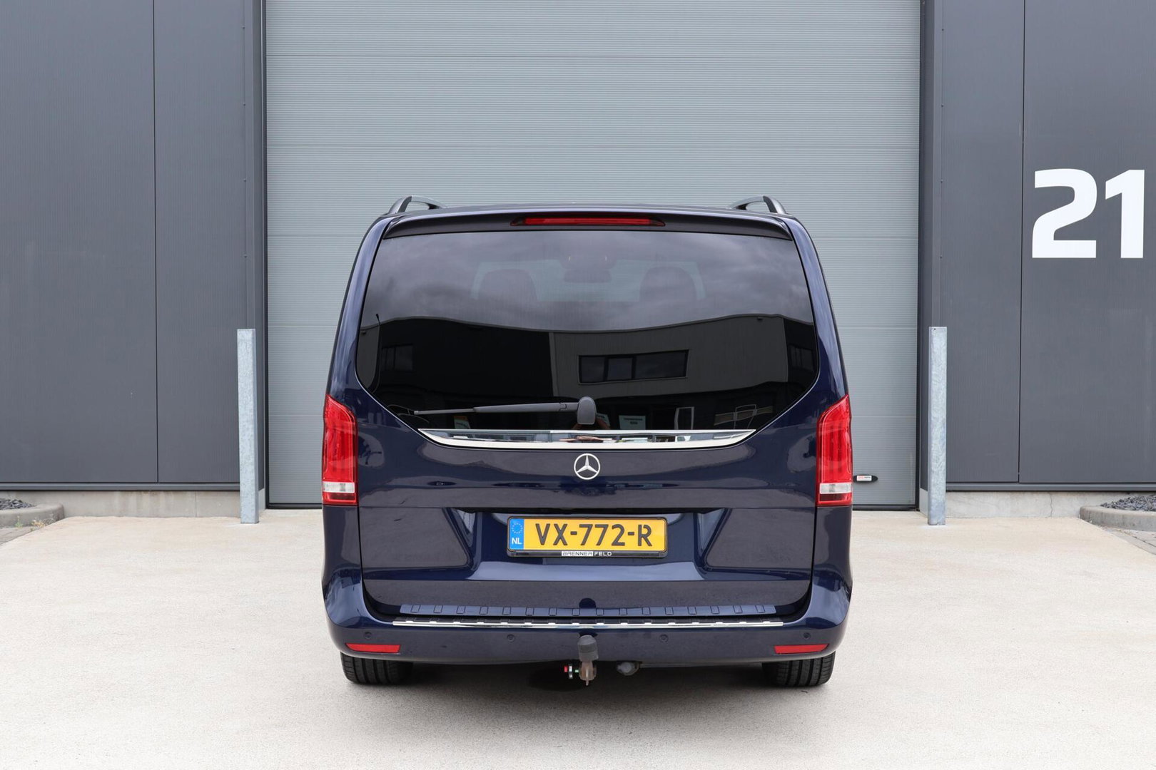 Mercedes-Benz V-Klasse 250d Lang DC Edition / AMG line / Stoelventilatie / Stoelverwarming / 2x Scuifdeur / Maestro surroundsystem / Origineel NL