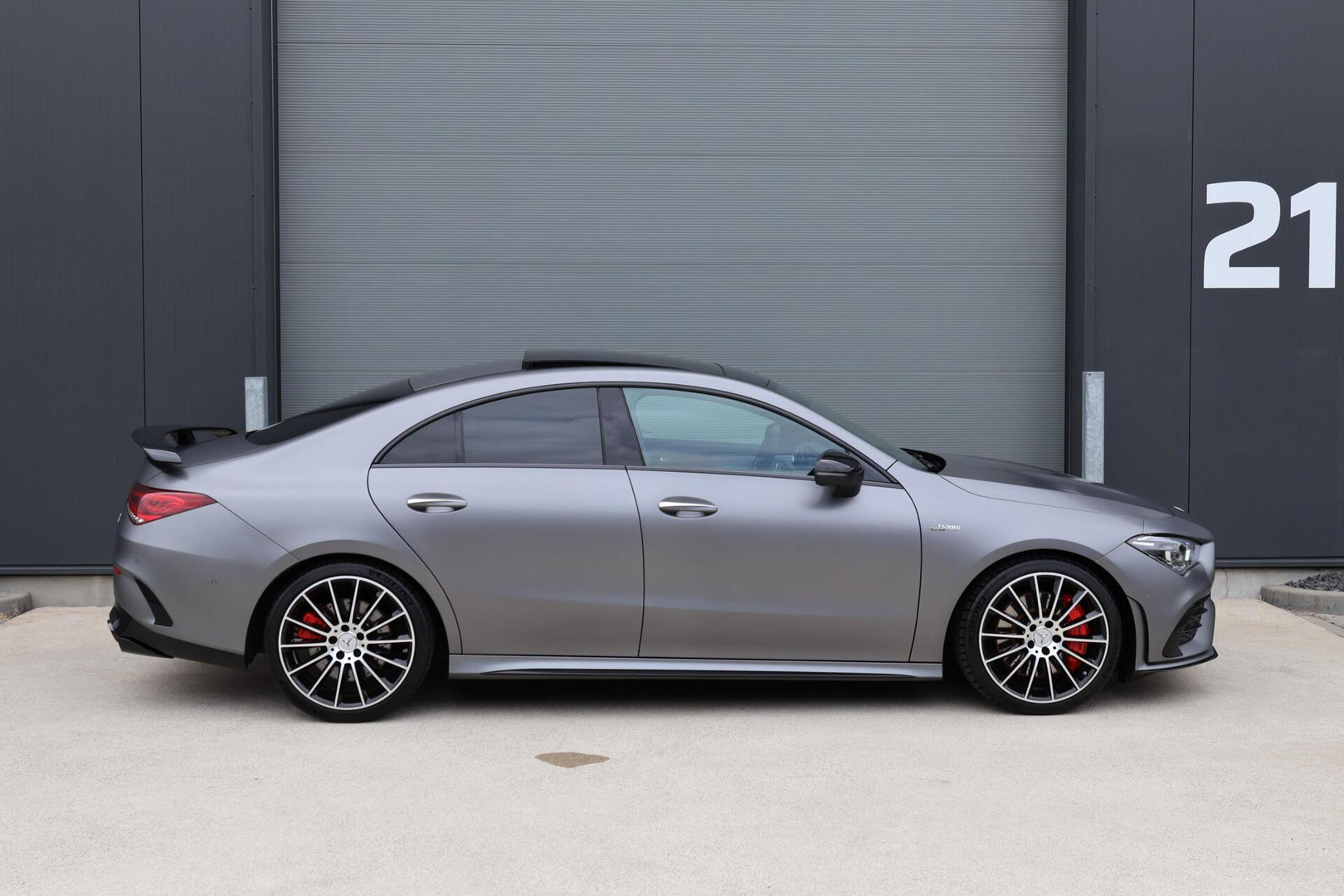 Mercedes-Benz CLA AMG 35 4MATIC / Panoramadak / Memory Stoelen / 360 Camera / Keyless-Go / Burmester Surround