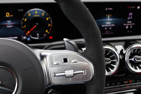 Mercedes-Benz CLA AMG 35 4MATIC / Panoramadak / Memory Stoelen / 360 Camera / Keyless-Go / Burmester Surround