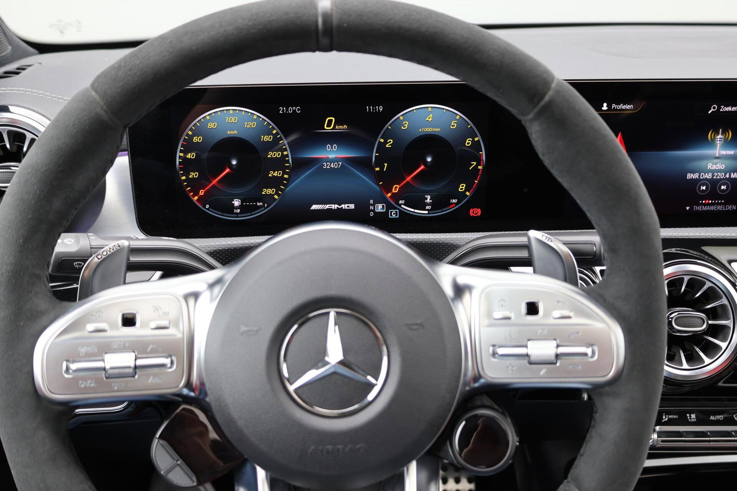 Mercedes-Benz CLA AMG 35 4MATIC / Panoramadak / Memory Stoelen / 360 Camera / Keyless-Go / Burmester Surround