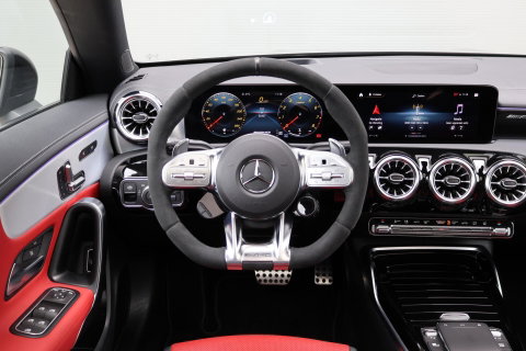 Mercedes-Benz CLA AMG 35 4MATIC / Panoramadak / Memory Stoelen / 360 Camera / Keyless-Go / Burmester Surround