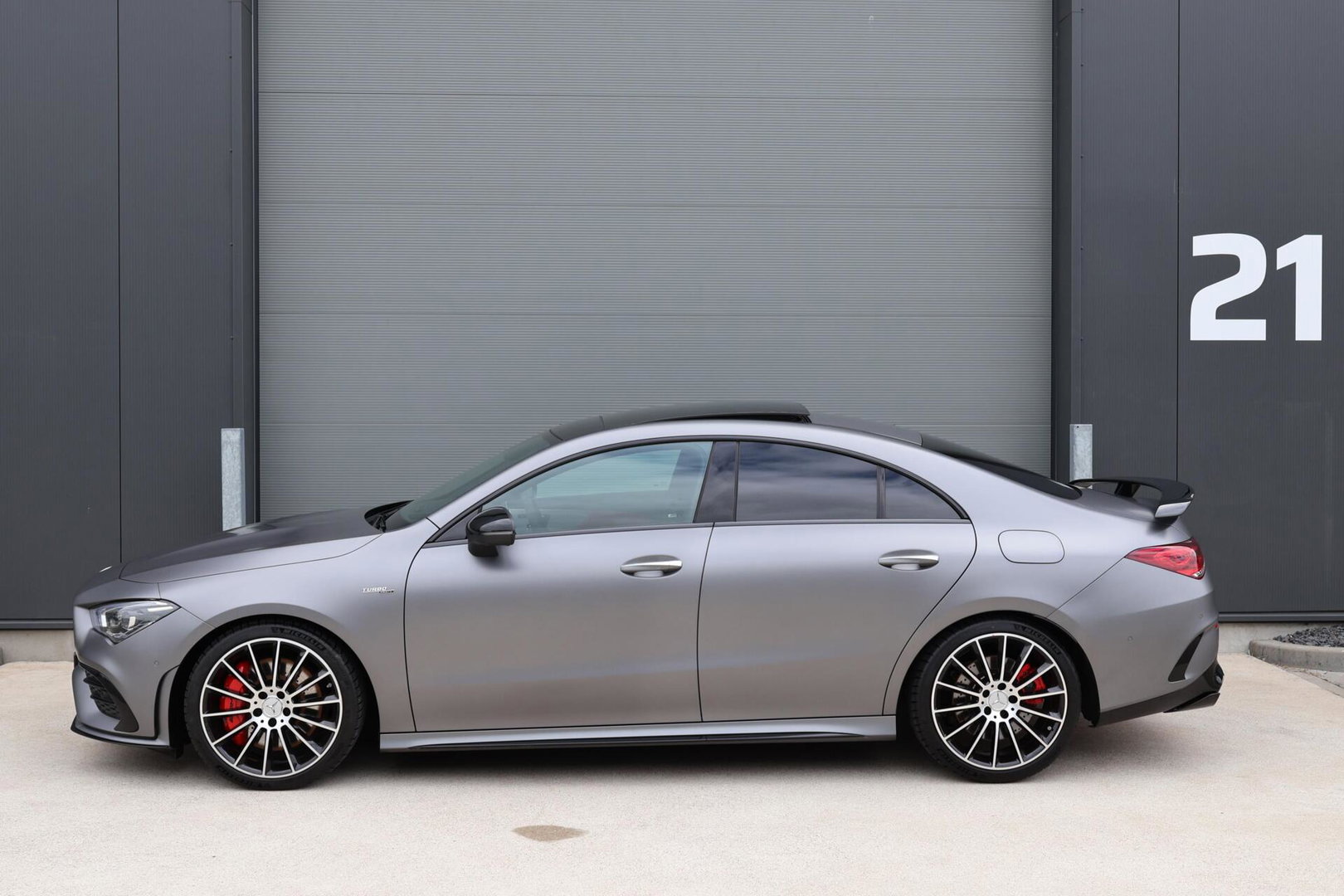 Mercedes-Benz CLA AMG 35 4MATIC / Panoramadak / Memory Stoelen / 360 Camera / Keyless-Go / Burmester Surround
