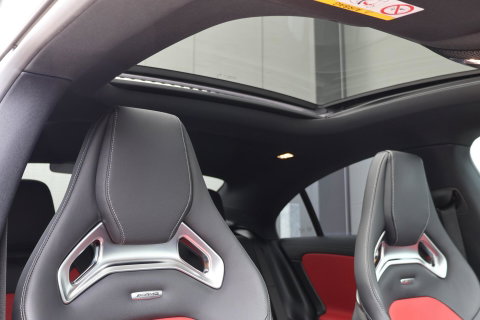 Mercedes-Benz CLA AMG 35 4MATIC / Panoramadak / Memory Stoelen / 360 Camera / Keyless-Go / Burmester Surround