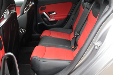 Mercedes-Benz CLA AMG 35 4MATIC / Panoramadak / Memory Stoelen / 360 Camera / Keyless-Go / Burmester Surround