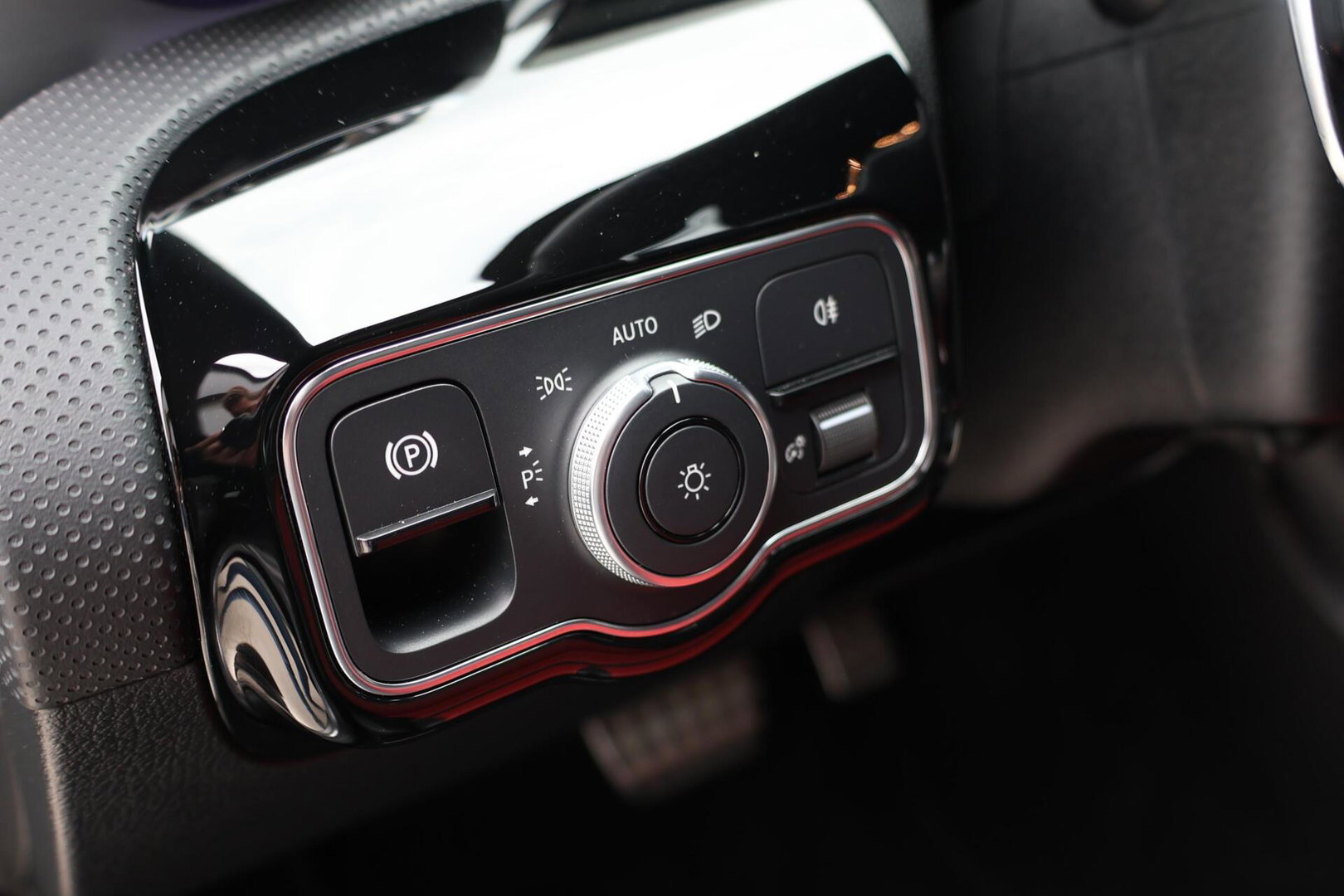 Mercedes-Benz CLA AMG 35 4MATIC / Panoramadak / Memory Stoelen / 360 Camera / Keyless-Go / Burmester Surround