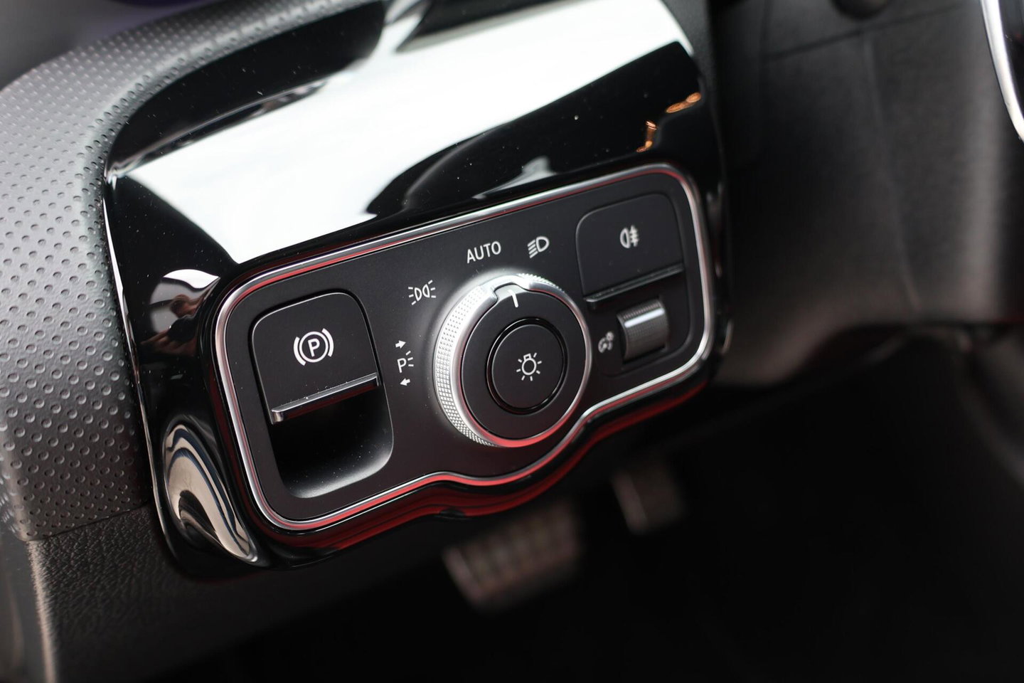 Mercedes-Benz CLA AMG 35 4MATIC / Panoramadak / Memory Stoelen / 360 Camera / Keyless-Go / Burmester Surround