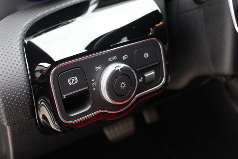 Mercedes-Benz CLA AMG 35 4MATIC / Panoramadak / Memory Stoelen / 360 Camera / Keyless-Go / Burmester Surround