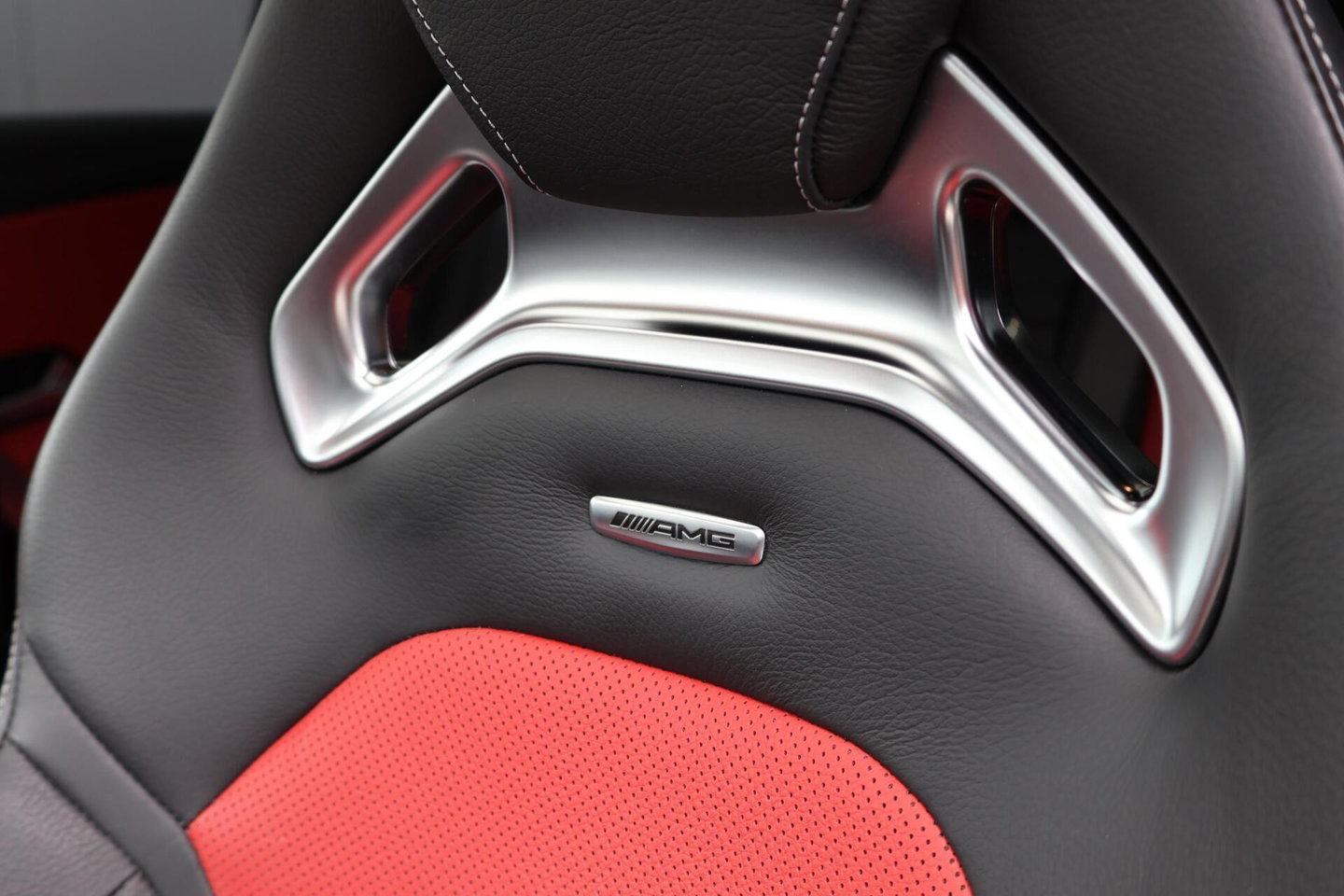 Mercedes-Benz CLA AMG 35 4MATIC / Panoramadak / Memory Stoelen / 360 Camera / Keyless-Go / Burmester Surround