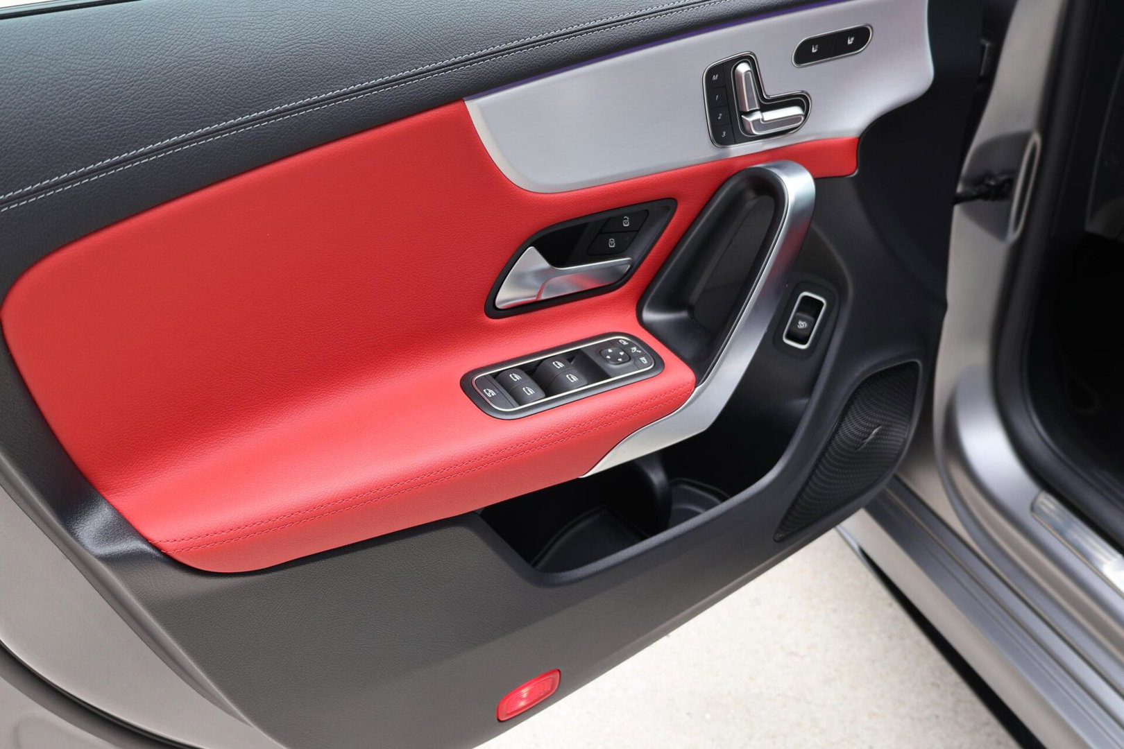 Mercedes-Benz CLA AMG 35 4MATIC / Panoramadak / Memory Stoelen / 360 Camera / Keyless-Go / Burmester Surround
