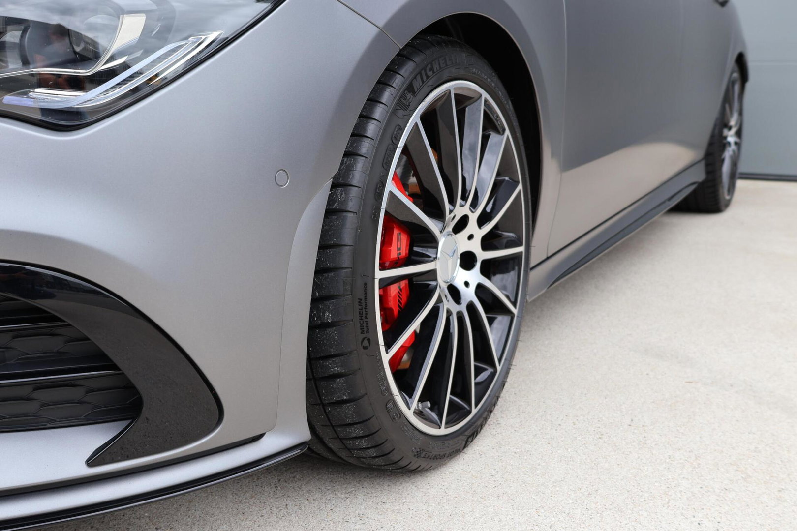 Mercedes-Benz CLA AMG 35 4MATIC / Panoramadak / Memory Stoelen / 360 Camera / Keyless-Go / Burmester Surround
