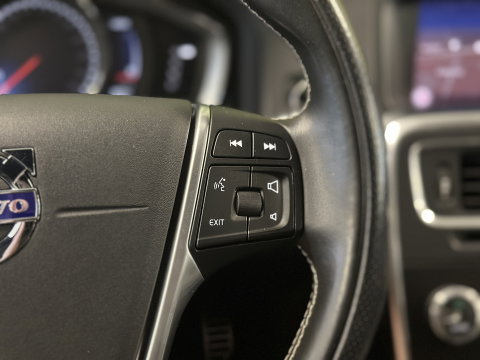 Volvo V60 2.4 D6 Twin Engine Special Edition | Dealer Onderhouden | Cruise Control | Stoelverwarming | Parkeersensoren Achter | Navigatie | Trekhaak