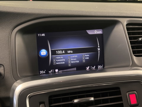 Volvo V60 2.4 D6 Twin Engine Special Edition | Dealer Onderhouden | Cruise Control | Stoelverwarming | Parkeersensoren Achter | Navigatie | Trekhaak