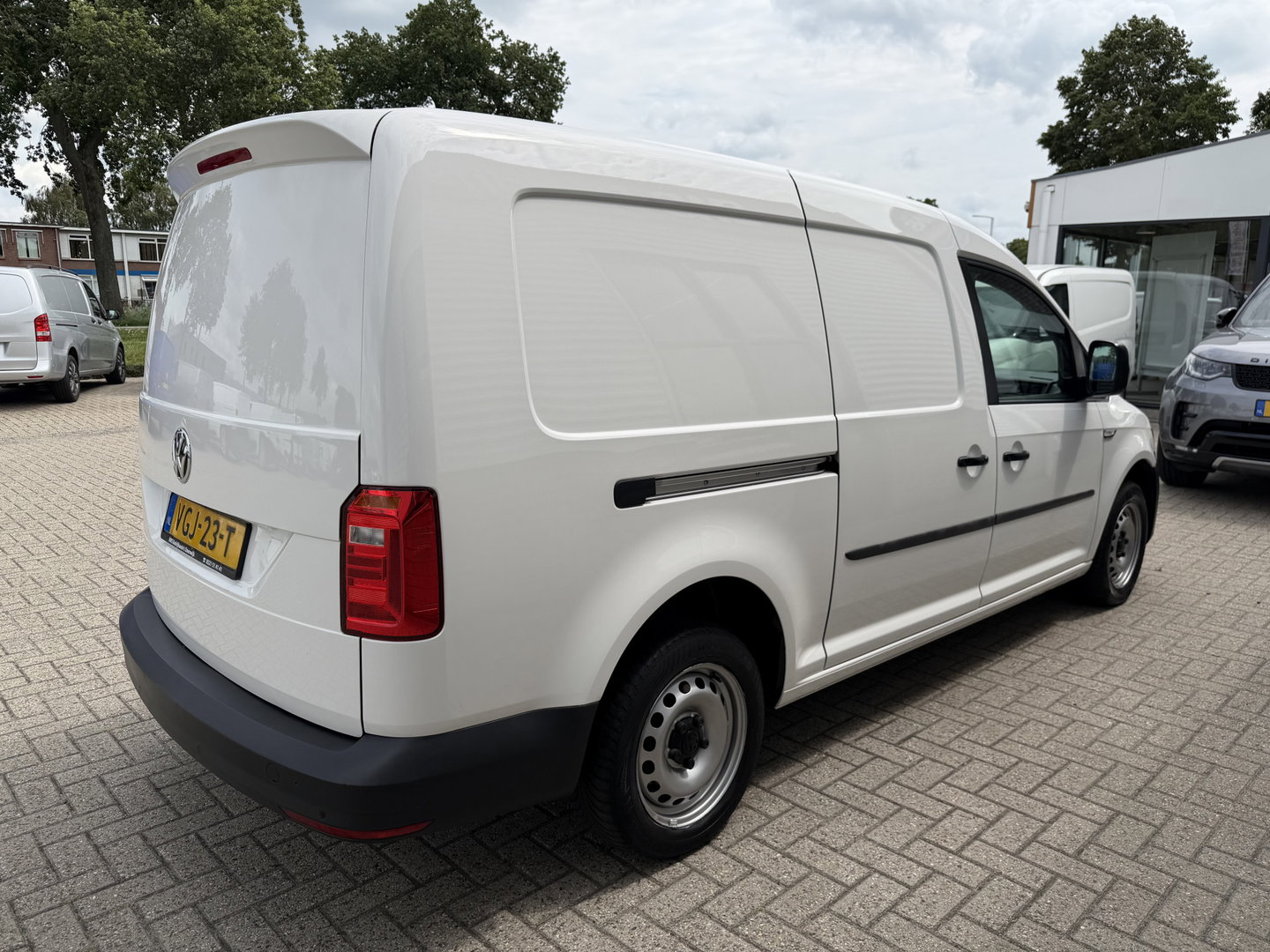 Volkswagen Caddy 2.0 TDI 102pk L2H1 BMT Maxi / vaste prijs rijklaar € 11.950 ex btw / euro 6 / bpm vrij / lease vanaf € 201 / Flexmo ingerichte laadruimte / airco / cruise/ pdc achter