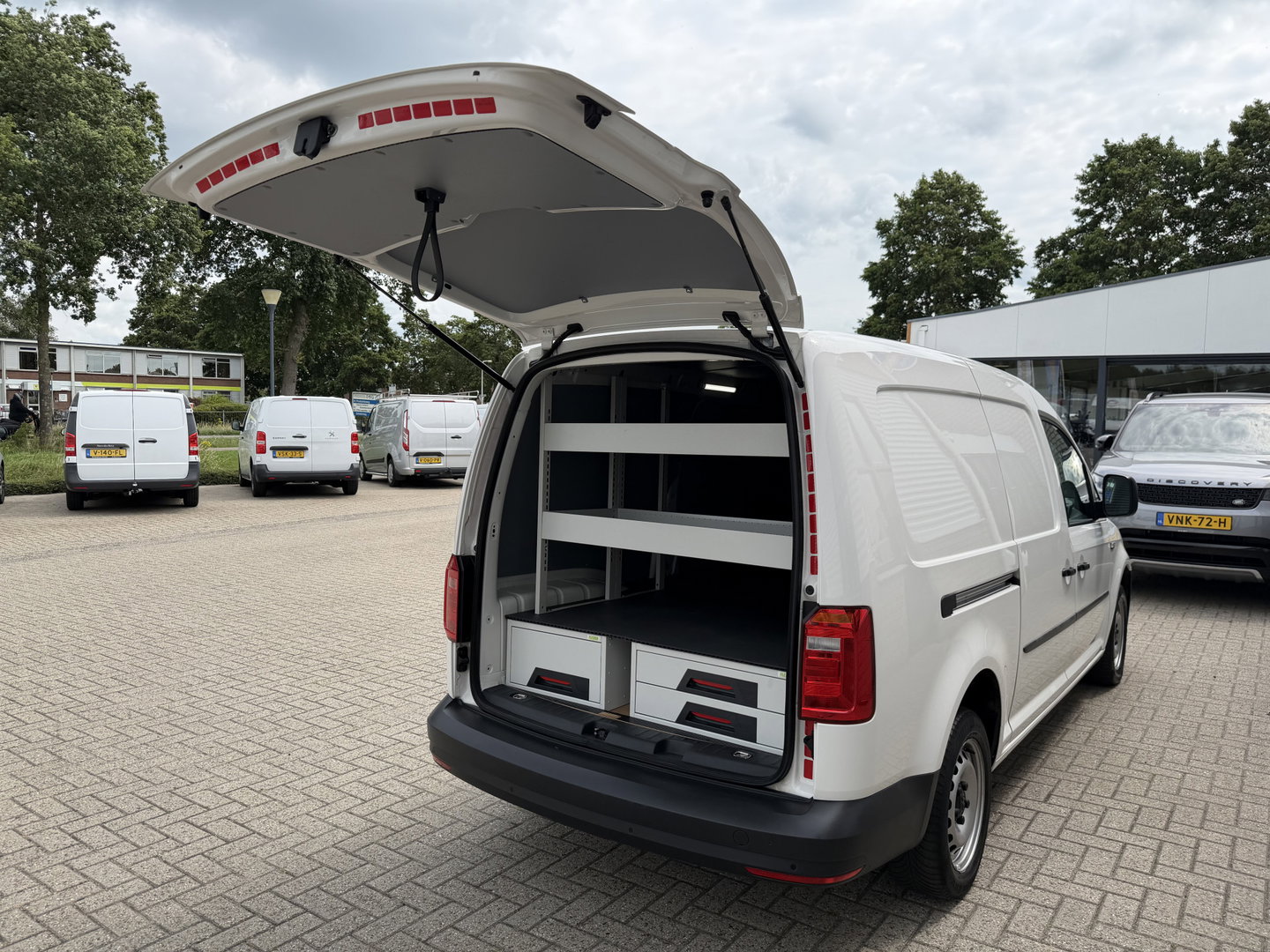 Volkswagen Caddy 2.0 TDI 102pk L2H1 BMT Maxi / vaste prijs rijklaar € 11.950 ex btw / euro 6 / bpm vrij / lease vanaf € 201 / Flexmo ingerichte laadruimte / airco / cruise/ pdc achter