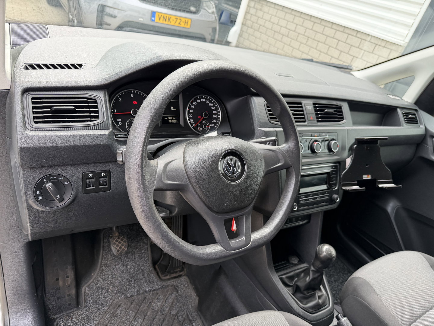 Volkswagen Caddy 2.0 TDI 102pk L2H1 BMT Maxi / vaste prijs rijklaar € 11.950 ex btw / euro 6 / bpm vrij / lease vanaf € 201 / Flexmo ingerichte laadruimte / airco / cruise/ pdc achter