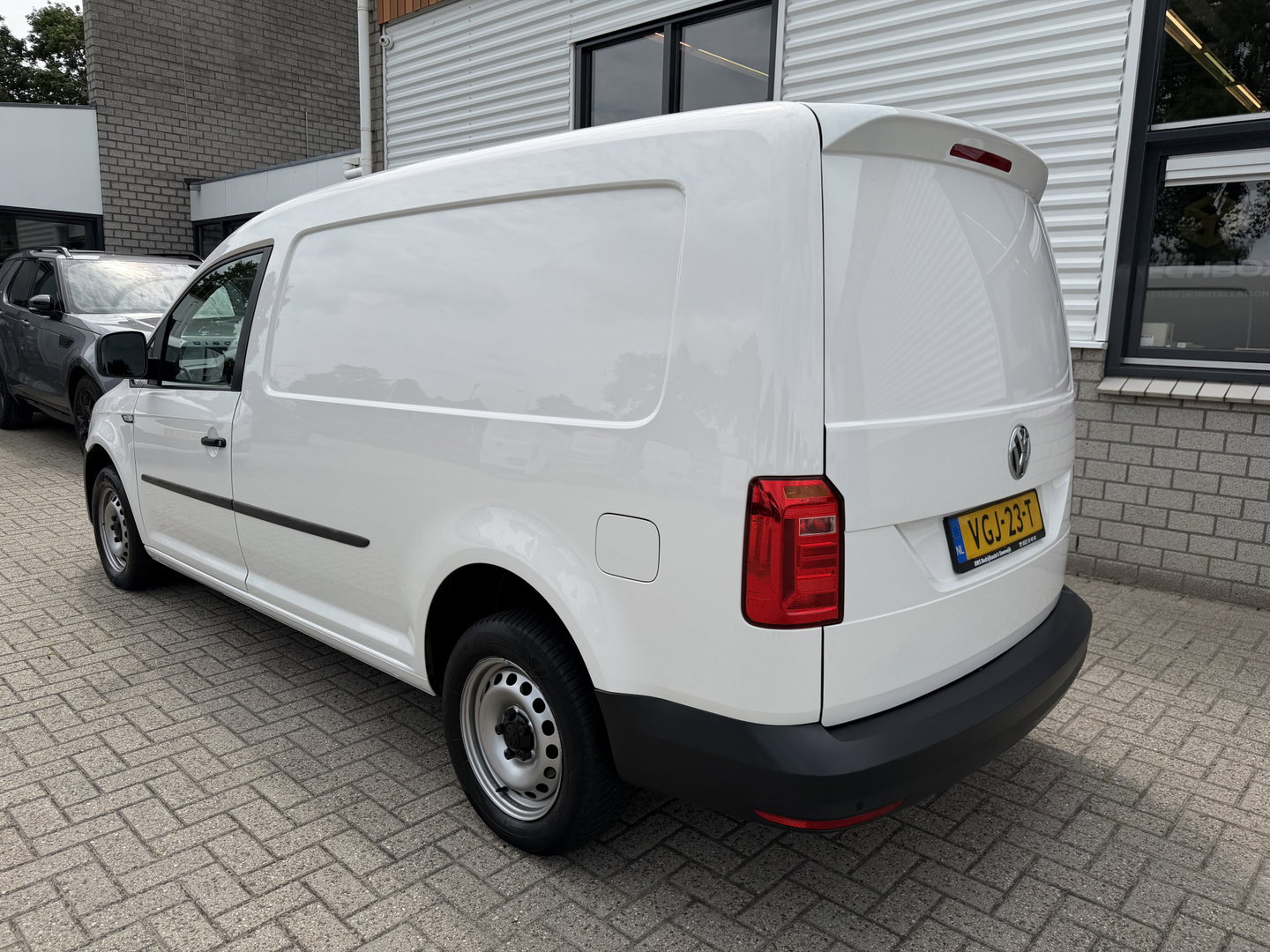 Volkswagen Caddy 2.0 TDI 102pk L2H1 BMT Maxi / vaste prijs rijklaar € 11.950 ex btw / euro 6 / bpm vrij / lease vanaf € 201 / Flexmo ingerichte laadruimte / airco / cruise/ pdc achter