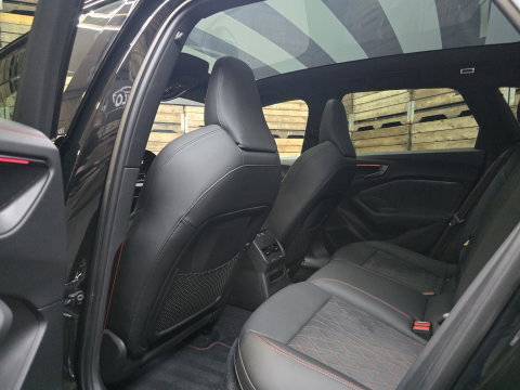 Audi A5 Avant 2.0 e-hybrid quattro S edition Competition Pano Bijrijders display Trekhaak 19"LM