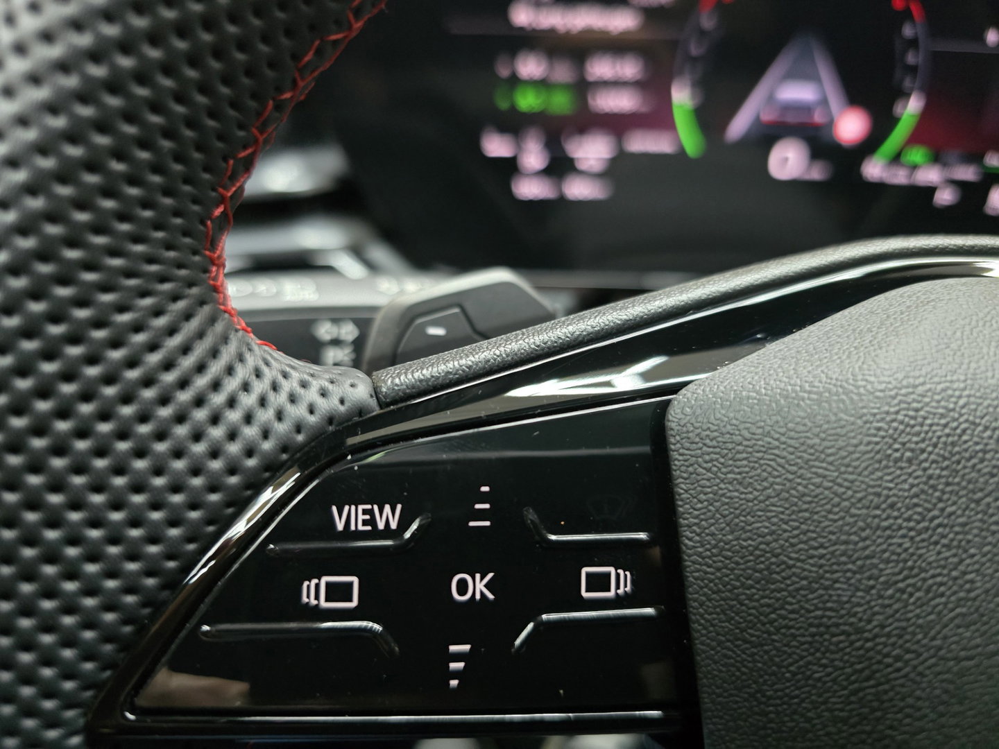 Audi A5 Avant 2.0 e-hybrid quattro S edition Competition Pano Bijrijders display Trekhaak 19"LM