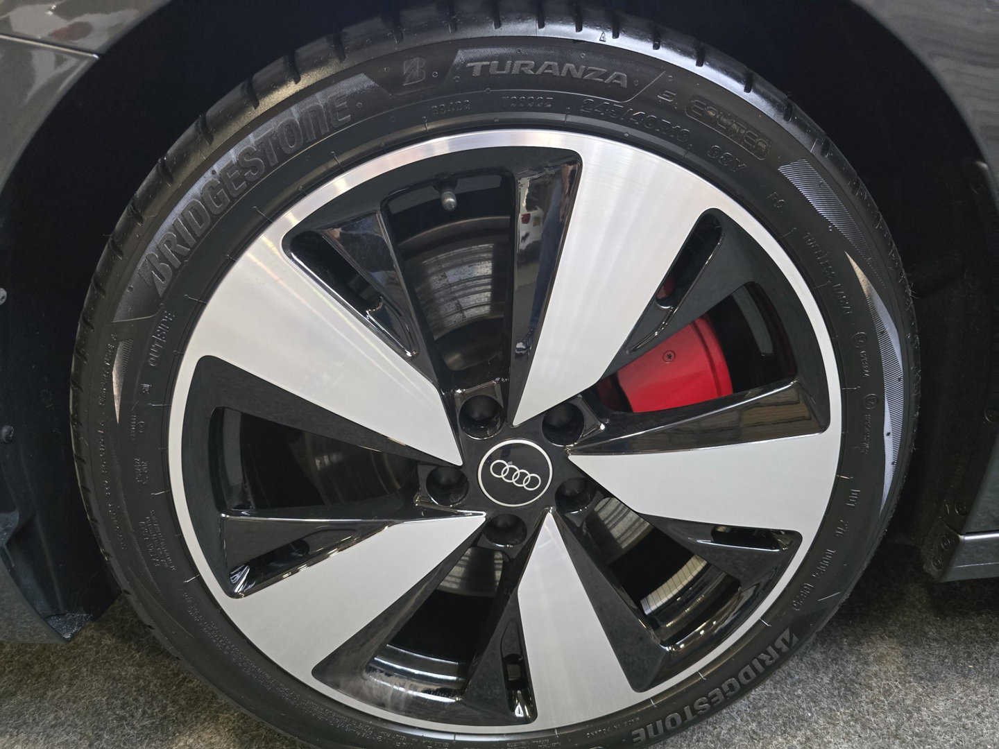 Audi A5 Avant 2.0 e-hybrid quattro S edition Competition B&O Pano Bijrijders display Trekhaak 19"LM