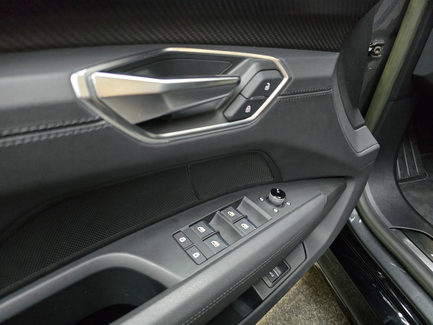 Audi e-tron GT GT 93 kWh HUD Matrix LED Navi Panorama B&O 93.4 KWH 20"LM