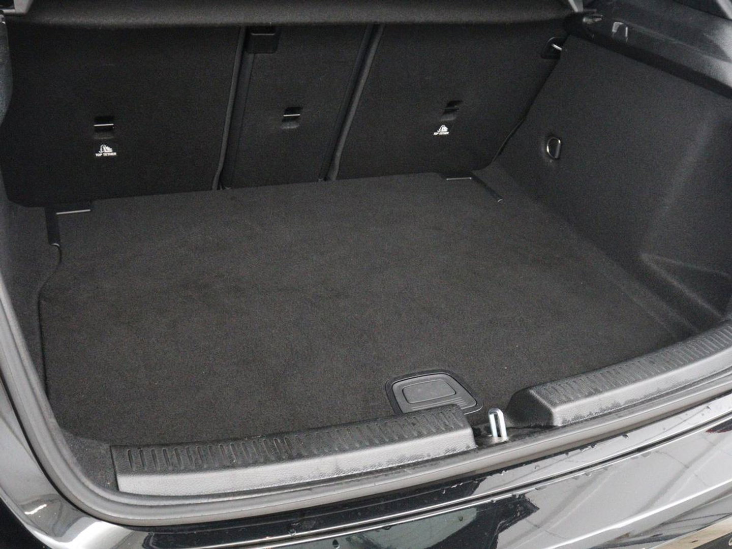 Mercedes-Benz A-Klasse 180 Business Solution AMG | Panoramadak | Carplay | Cruise control | Climate control | DAB+ | Navigatie | Bluetooth | Stoelverwarming | Park assist