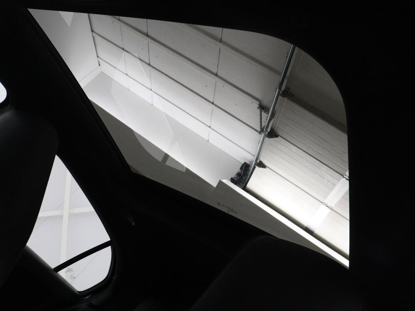 Mercedes-Benz A-Klasse 180 Business Solution AMG | Panoramadak | Carplay | Cruise control | Climate control | DAB+ | Navigatie | Bluetooth | Stoelverwarming | Park assist