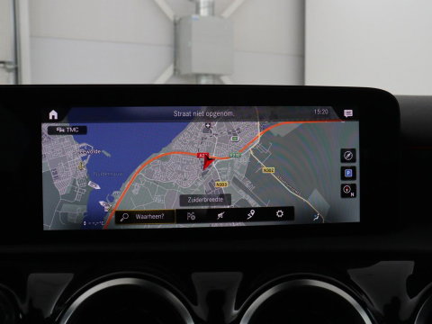 Mercedes-Benz A-Klasse 180 Business Solution AMG | Panoramadak | Carplay | Cruise control | Climate control | DAB+ | Navigatie | Bluetooth | Stoelverwarming | Park assist