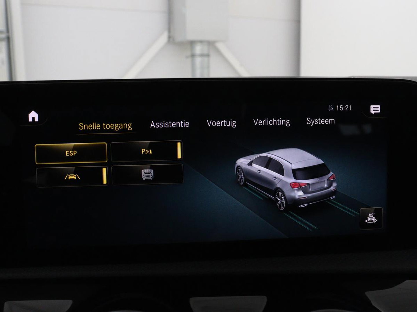 Mercedes-Benz A-Klasse 180 Business Solution AMG | Panoramadak | Carplay | Cruise control | Climate control | DAB+ | Navigatie | Bluetooth | Stoelverwarming | Park assist