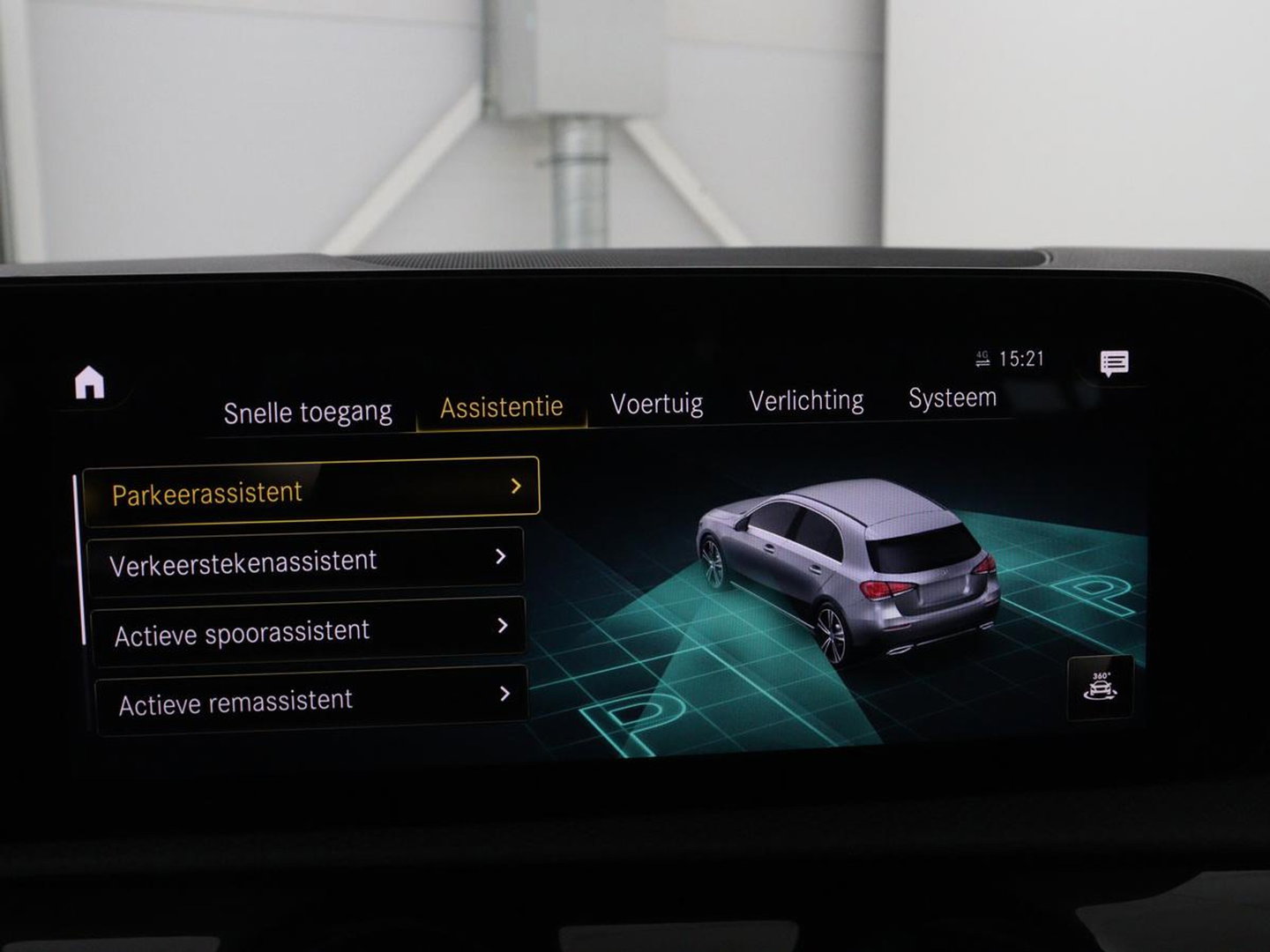 Mercedes-Benz A-Klasse 180 Business Solution AMG | Panoramadak | Carplay | Cruise control | Climate control | DAB+ | Navigatie | Bluetooth | Stoelverwarming | Park assist
