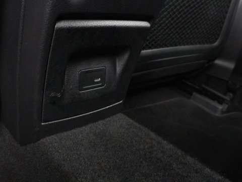 Mercedes-Benz A-Klasse 180 Business Solution AMG | Panoramadak | Carplay | Cruise control | Climate control | DAB+ | Navigatie | Bluetooth | Stoelverwarming | Park assist