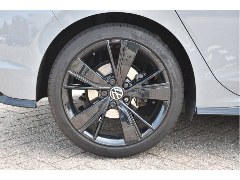 Volkswagen Golf 2.0 TSI 191 PK 3x R-Line Nardo Grey Winter pakket | Zéér netjes | Open dak | Keyless | Sfeerverlichting | Carplay | Stoel- & stuurverwarming | DAB