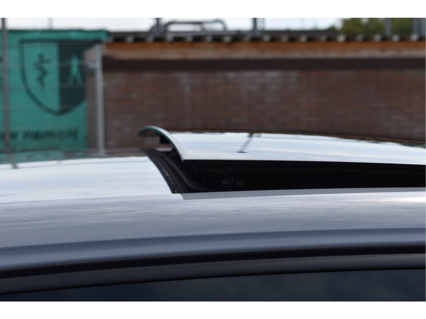 Volkswagen Golf 2.0 TSI 191 PK 3x R-Line Nardo Grey Winter pakket | Zéér netjes | Open dak | Keyless | Sfeerverlichting | Carplay | Stoel- & stuurverwarming | DAB