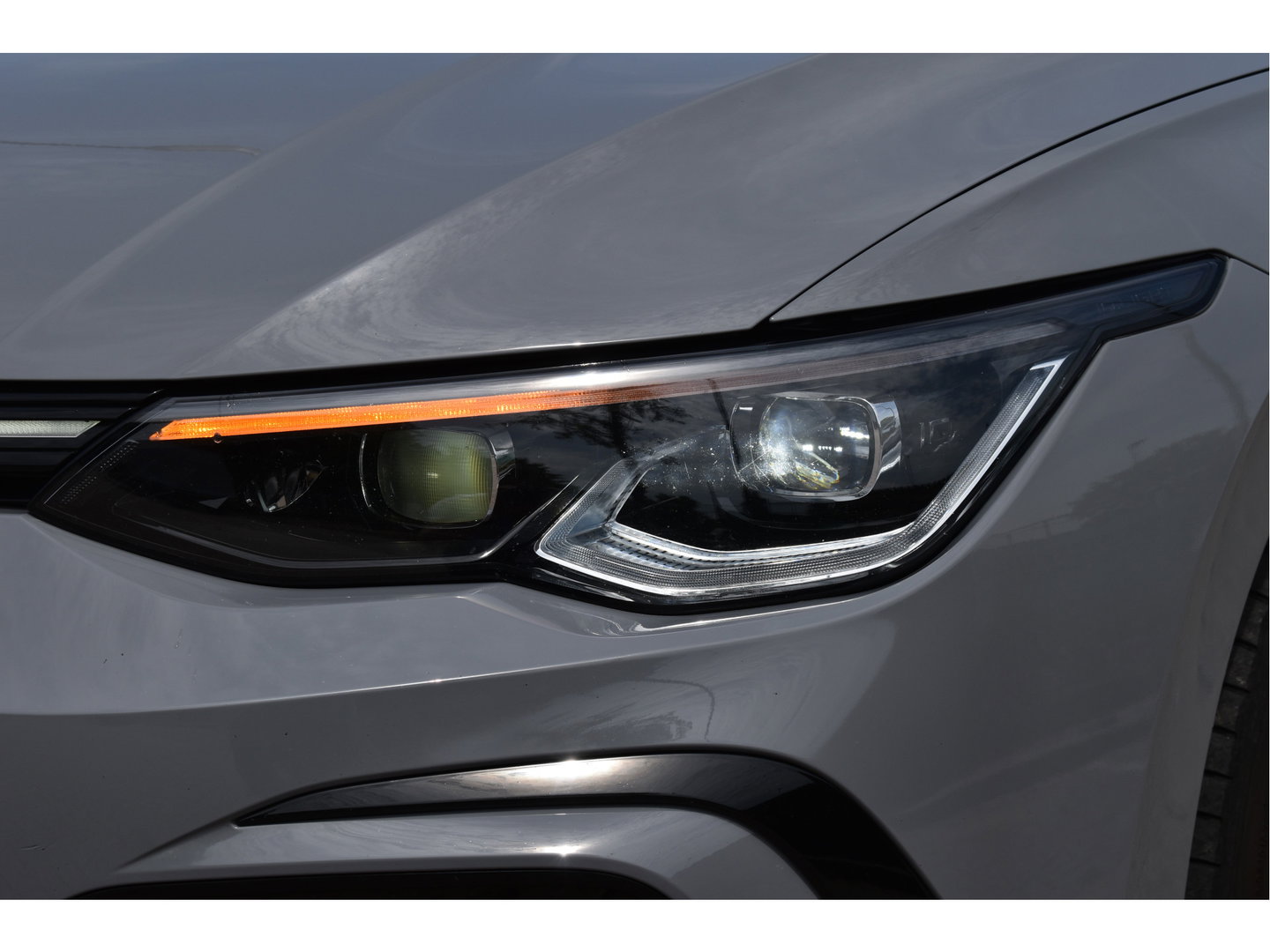 Volkswagen Golf 2.0 TSI 191 PK 3x R-Line Nardo Grey Winter pakket | Zéér netjes | Open dak | Keyless | Sfeerverlichting | Carplay | Stoel- & stuurverwarming | DAB