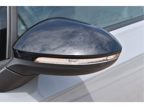 Volkswagen Golf 2.0 TSI 191 PK 3x R-Line Nardo Grey Winter pakket | Zéér netjes | Open dak | Keyless | Sfeerverlichting | Carplay | Stoel- & stuurverwarming | DAB