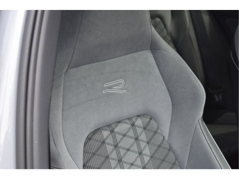 Volkswagen Golf 2.0 TSI 191 PK 3x R-Line Nardo Grey Winter pakket | Zéér netjes | Open dak | Keyless | Sfeerverlichting | Carplay | Stoel- & stuurverwarming | DAB