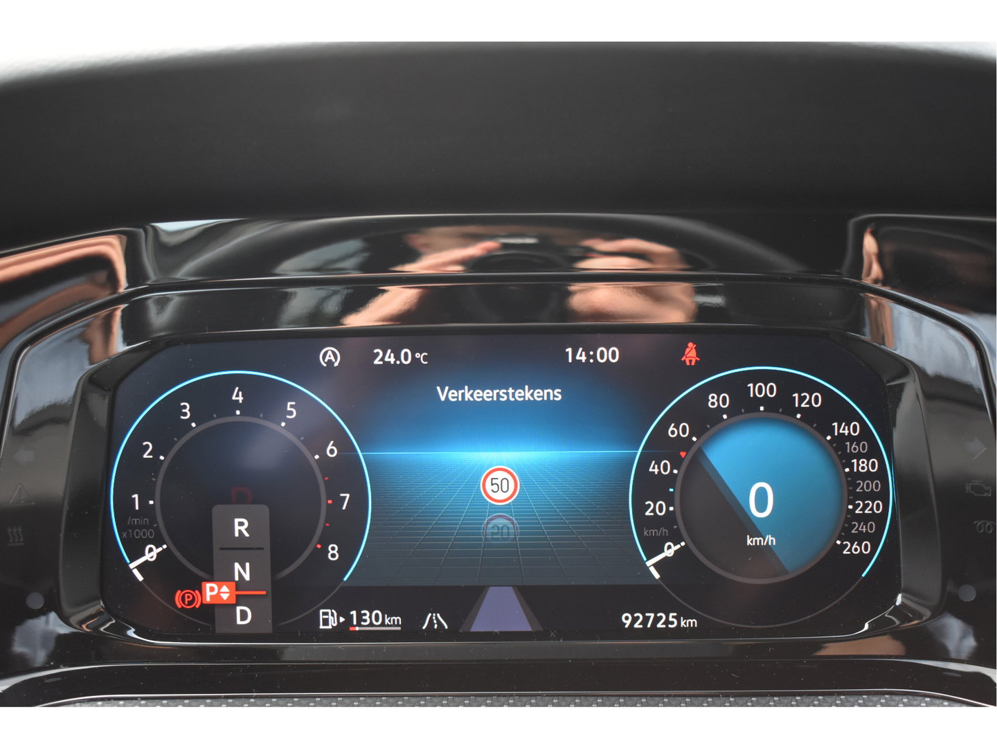 Volkswagen Golf 2.0 TSI 191 PK 3x R-Line Nardo Grey Winter pakket | Zéér netjes | Open dak | Keyless | Sfeerverlichting | Carplay | Stoel- & stuurverwarming | DAB