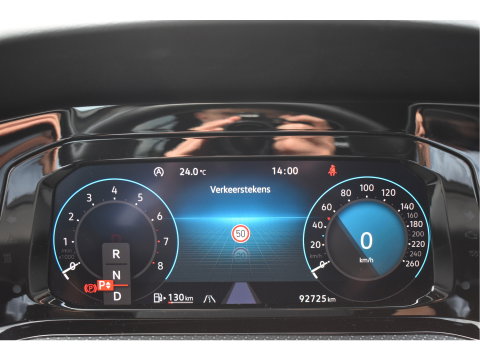 Volkswagen Golf 2.0 TSI 191 PK 3x R-Line Nardo Grey Winter pakket | Zéér netjes | Open dak | Keyless | Sfeerverlichting | Carplay | Stoel- & stuurverwarming | DAB