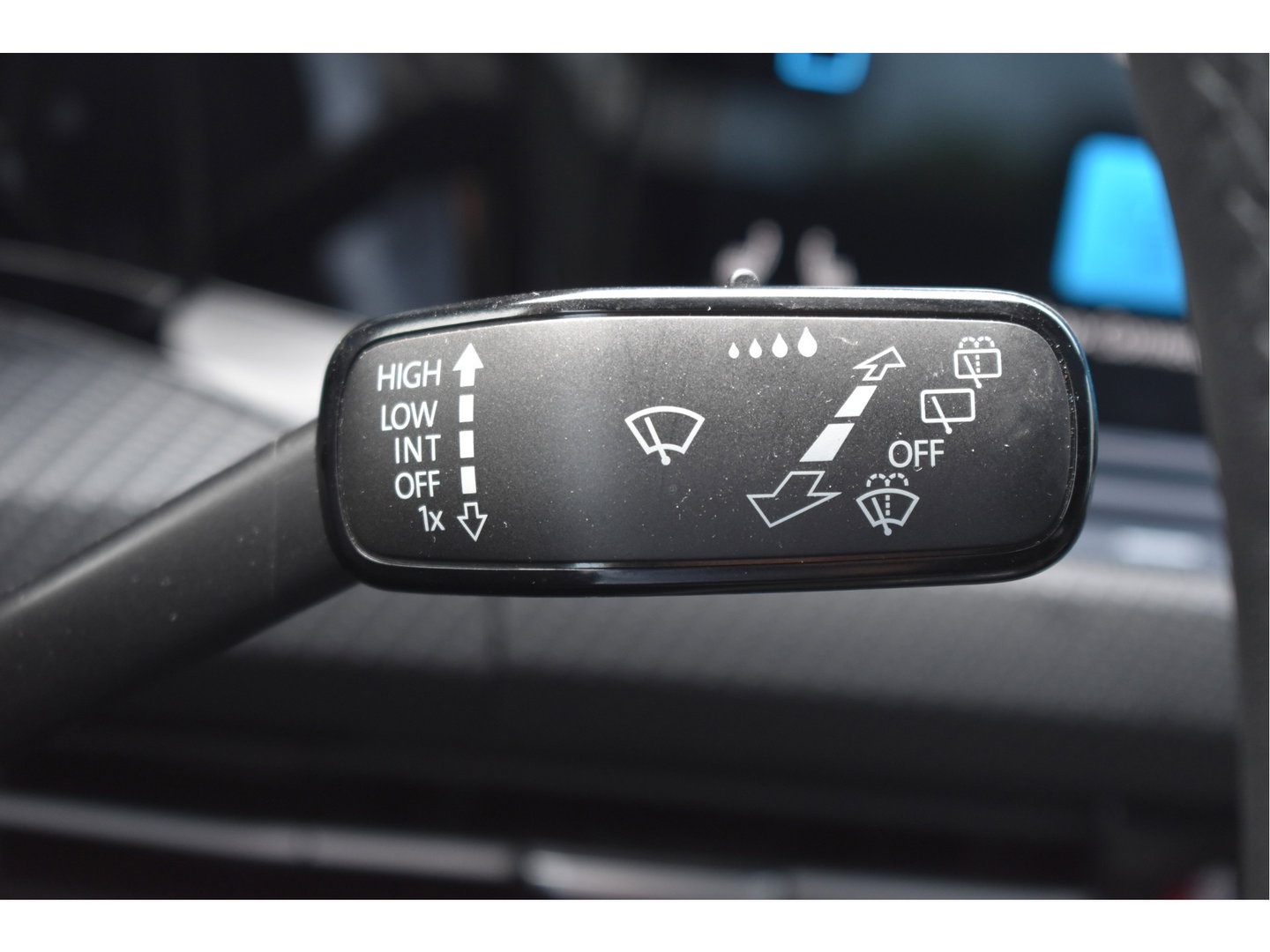 Volkswagen Golf 2.0 TSI 191 PK 3x R-Line Nardo Grey Winter pakket | Zéér netjes | Open dak | Keyless | Sfeerverlichting | Carplay | Stoel- & stuurverwarming | DAB