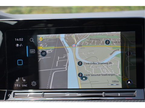 Volkswagen Golf 2.0 TSI 191 PK 3x R-Line Nardo Grey Winter pakket | Zéér netjes | Open dak | Keyless | Sfeerverlichting | Carplay | Stoel- & stuurverwarming | DAB