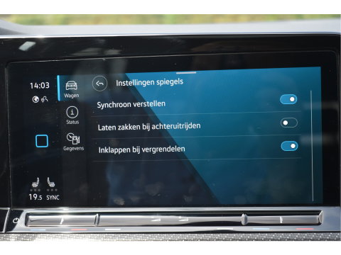 Volkswagen Golf 2.0 TSI 191 PK 3x R-Line Nardo Grey Winter pakket | Zéér netjes | Open dak | Keyless | Sfeerverlichting | Carplay | Stoel- & stuurverwarming | DAB