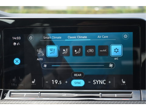 Volkswagen Golf 2.0 TSI 191 PK 3x R-Line Nardo Grey Winter pakket | Zéér netjes | Open dak | Keyless | Sfeerverlichting | Carplay | Stoel- & stuurverwarming | DAB