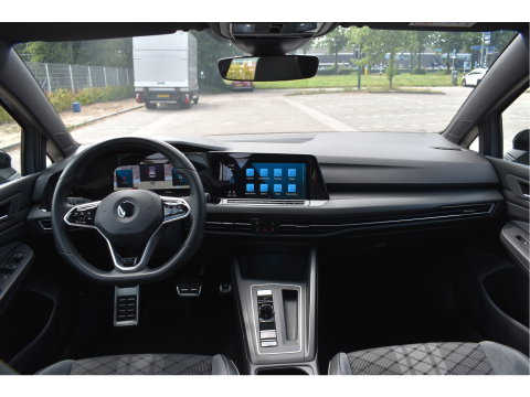 Volkswagen Golf 2.0 TSI 191 PK 3x R-Line Nardo Grey Winter pakket | Zéér netjes | Open dak | Keyless | Sfeerverlichting | Carplay | Stoel- & stuurverwarming | DAB