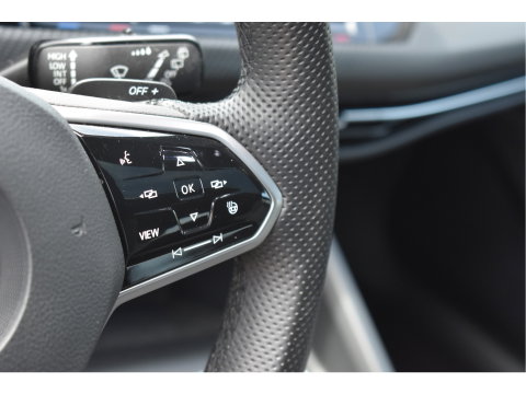Volkswagen Golf 2.0 TSI 191 PK 3x R-Line Nardo Grey Winter pakket | Zéér netjes | Open dak | Keyless | Sfeerverlichting | Carplay | Stoel- & stuurverwarming | DAB