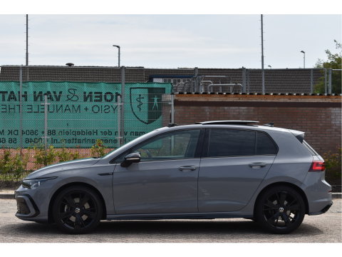 Volkswagen Golf 2.0 TSI 191 PK 3x R-Line Nardo Grey Winter pakket | Zéér netjes | Open dak | Keyless | Sfeerverlichting | Carplay | Stoel- & stuurverwarming | DAB