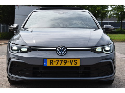 Volkswagen Golf 2.0 TSI 191 PK 3x R-Line Nardo Grey Winter pakket | Zéér netjes | Open dak | Keyless | Sfeerverlichting | Carplay | Stoel- & stuurverwarming | DAB