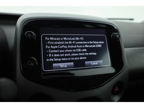 Toyota Aygo 1.0 VVT-i x-play | Achteruitrijcamera | Apple CarPlay & Android Auto | DAB | Airco | 15" velgen | Elek. Ramen V.