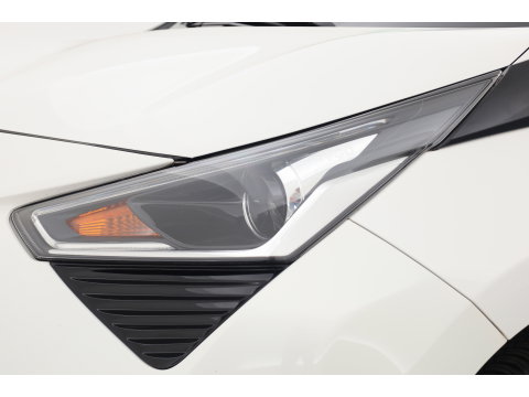Toyota Aygo 1.0 VVT-i x-play | Achteruitrijcamera | Apple CarPlay & Android Auto | DAB | Airco | 15" velgen | Elek. Ramen V.