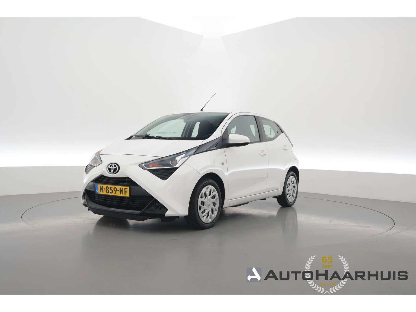 Toyota Aygo 1.0 VVT-i x-play | Achteruitrijcamera | Apple CarPlay & Android Auto | DAB | Airco | 15" velgen | Elek. Ramen V.