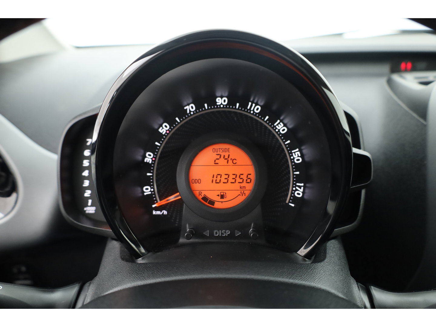 Toyota Aygo 1.0 VVT-i x-play | Achteruitrijcamera | Apple CarPlay & Android Auto | DAB | Airco | 15" velgen | Elek. Ramen V.